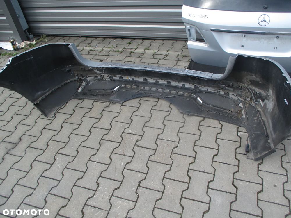 MERCEDES BENZ ML W166 ZDERZAK TYLNY TYŁ 775 SREBRNY 4xPDC - 6