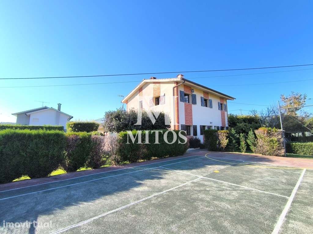 Moradia isolada com piscina coberta e court ténis - Meadela - Grande imagem: 3/24