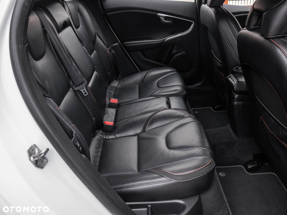 Volvo V40 Cross Country T3 Ocean Race - 14