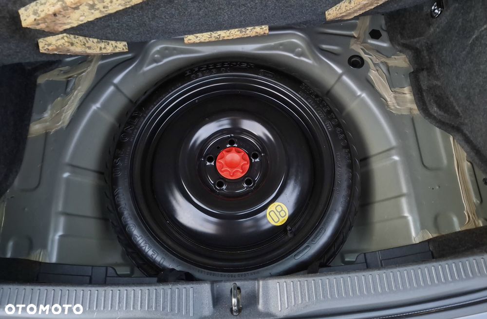 Toyota Auris 1.33 VVT-i Terra - 34