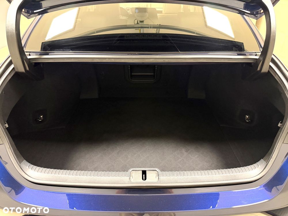 Lexus ES 300h Business Edition - 29