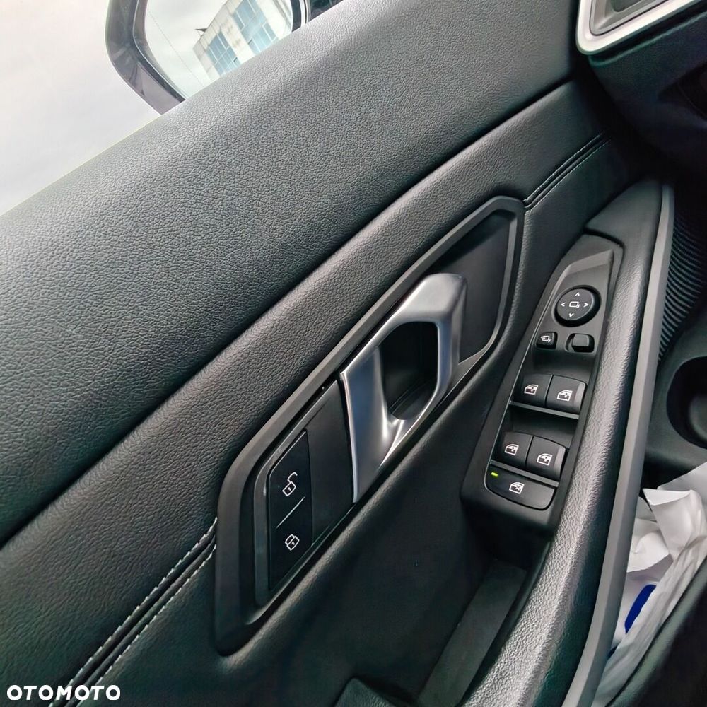 BMW Seria 3 320d xDrive mHEV - 5