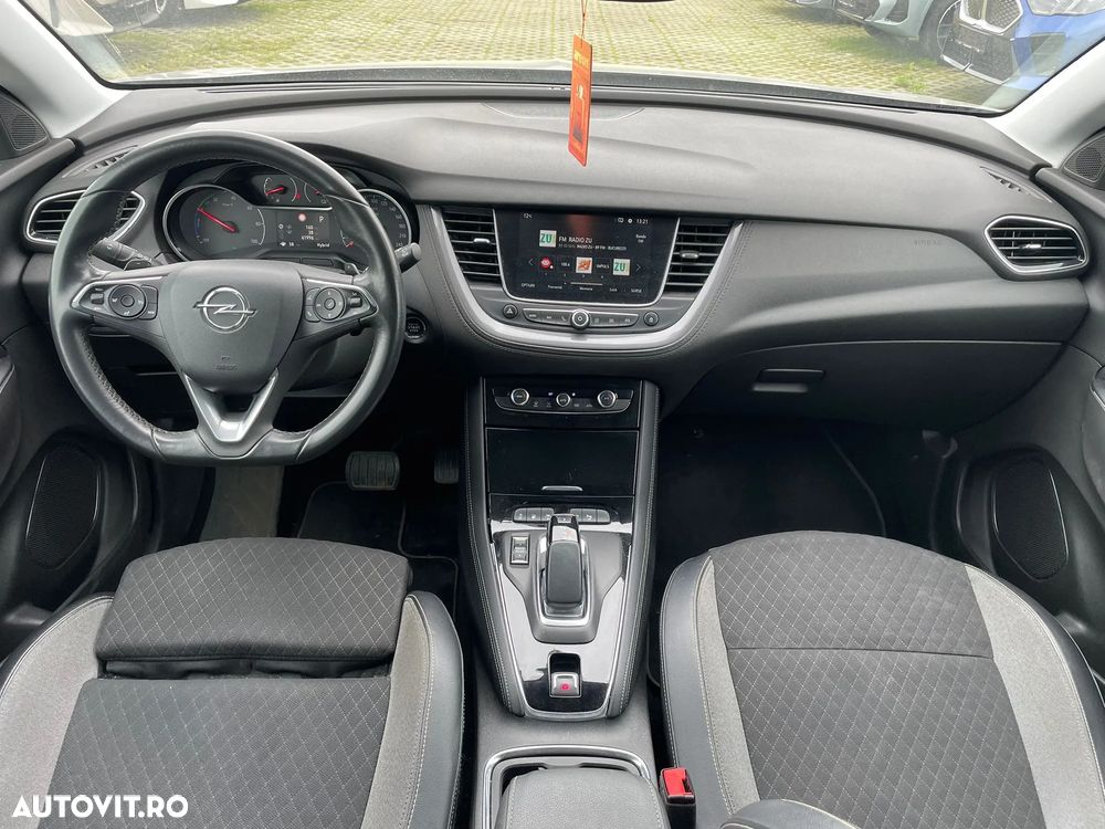 Opel Grandland X 1.6 Turbo Hybrid4 START/STOP 4x4 Aut. Inovation - 8
