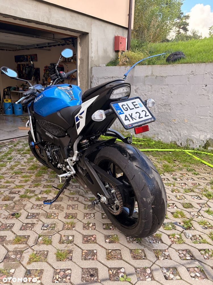 Suzuki GSX - 4