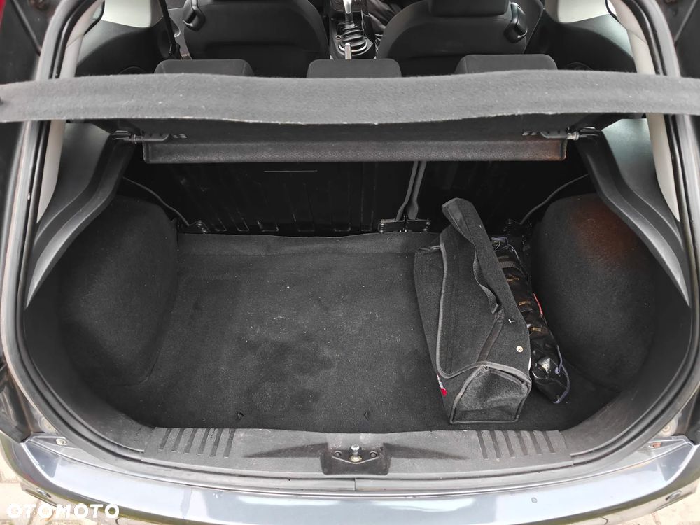 Ford Fiesta 1.4 Ghia - 19