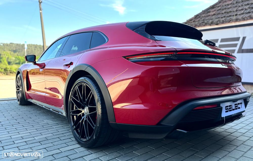 Porsche Taycan Cross Turismo 4 - 18