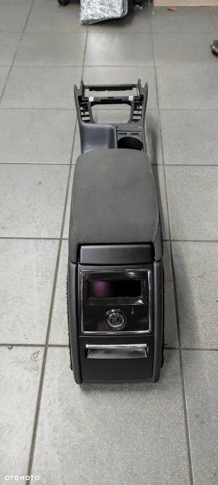 Tunel środkowy Skoda SuperB II KOMPLETNY SPRAWNY - 7
