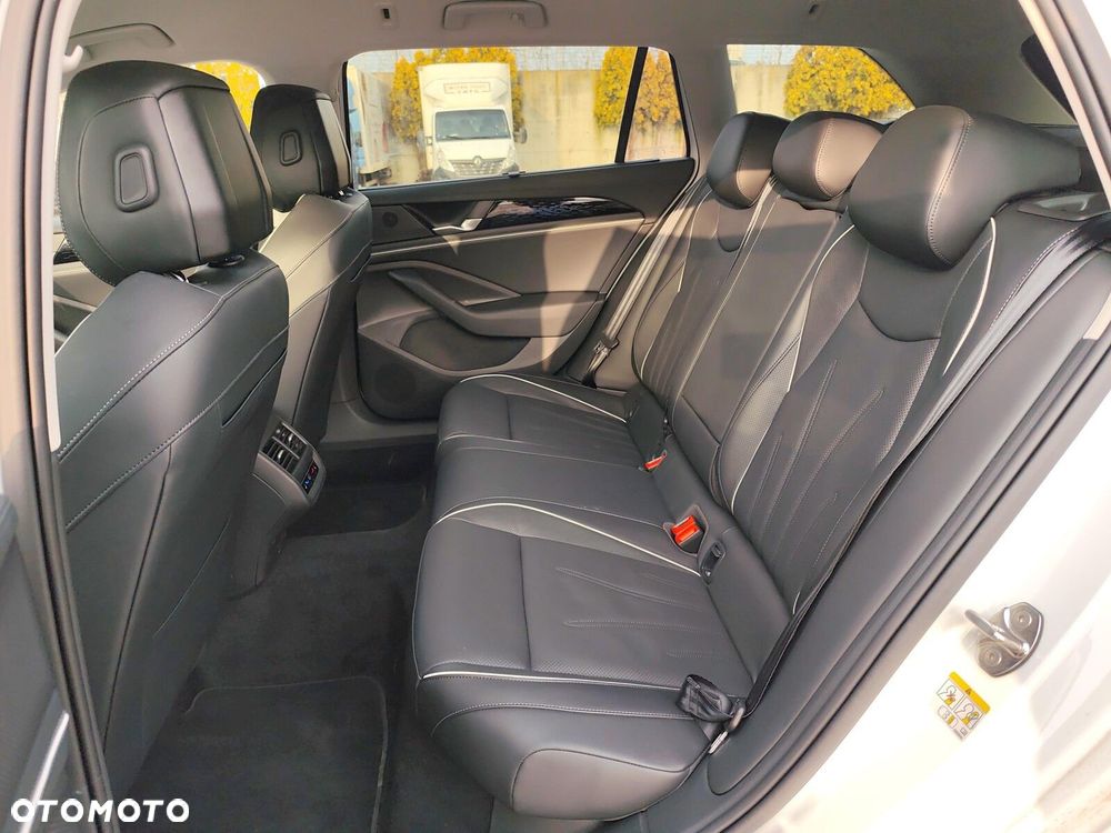 Volkswagen Passat - 27