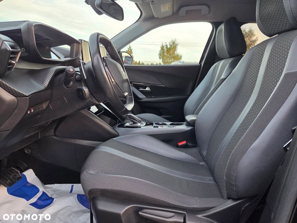 Peugeot 2008 1.5 BlueHDi GT Pack S&S EAT8 - 34