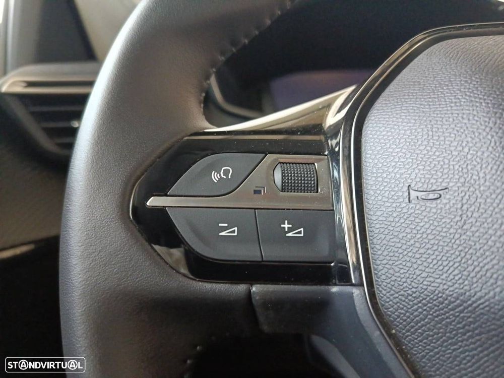 Peugeot 208 1.2 Hybrid Allure e-DCS6 - 16