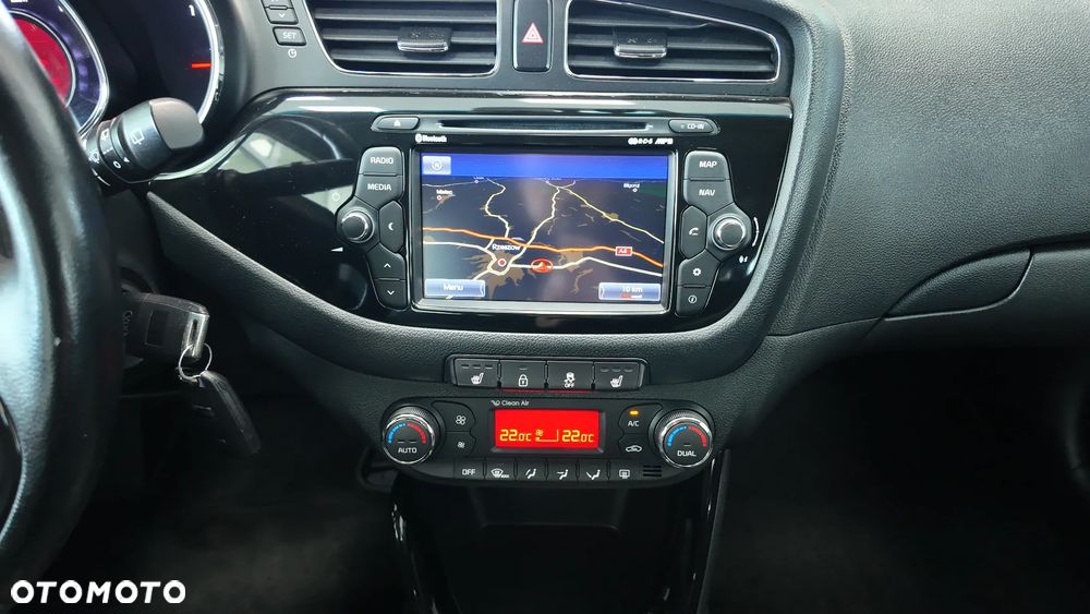 Kia Ceed 1.6 GDI Dream-Team Edition - 23