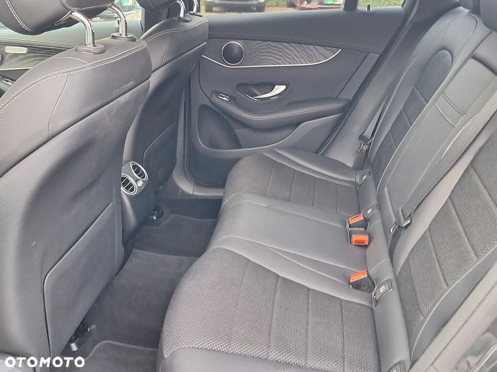 Mercedes-Benz GLC 200 - 12