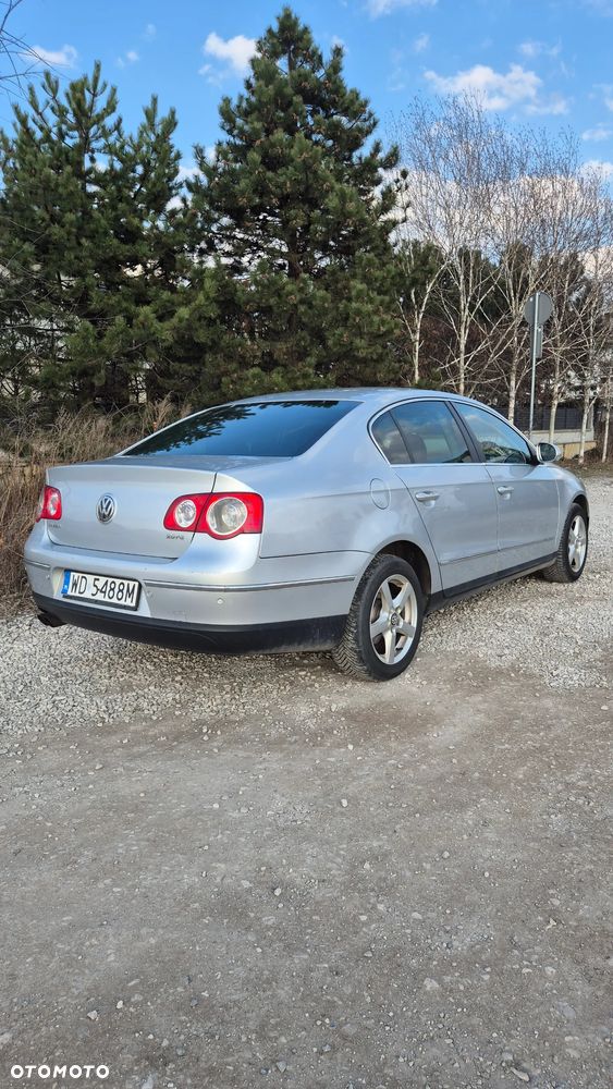 Volkswagen Passat - 4