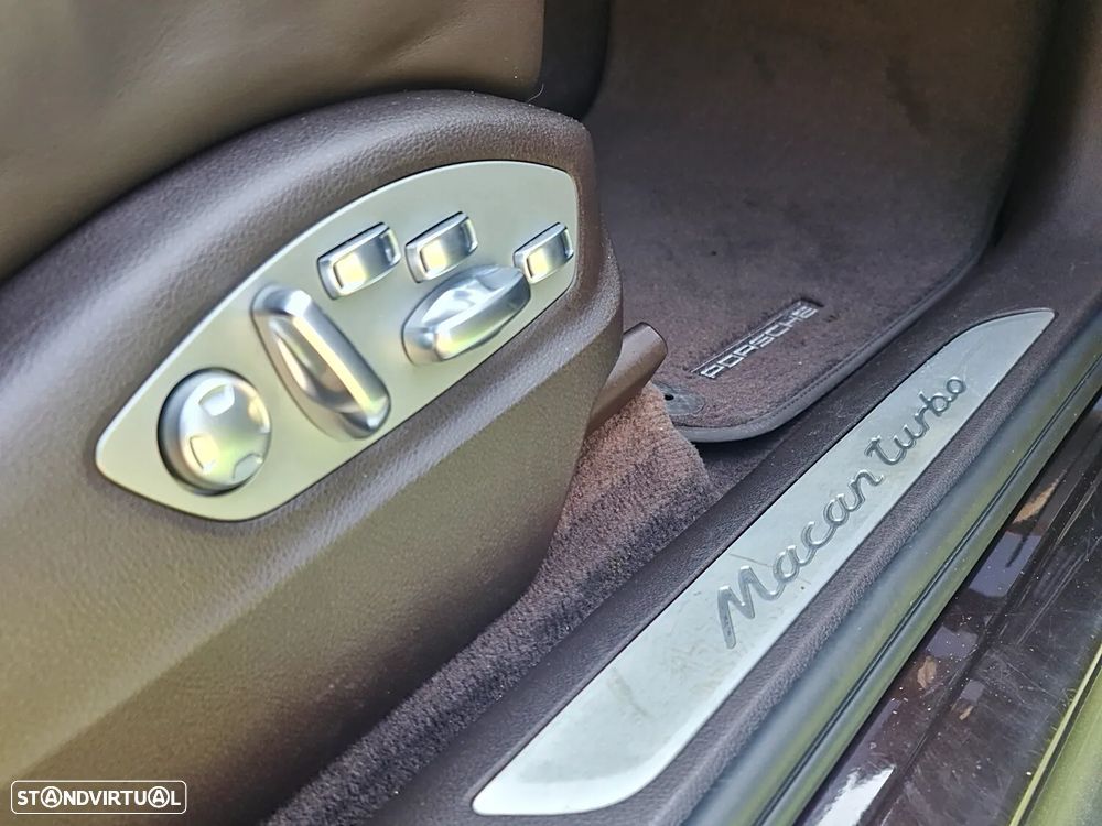 Porsche Macan Turbo - 22