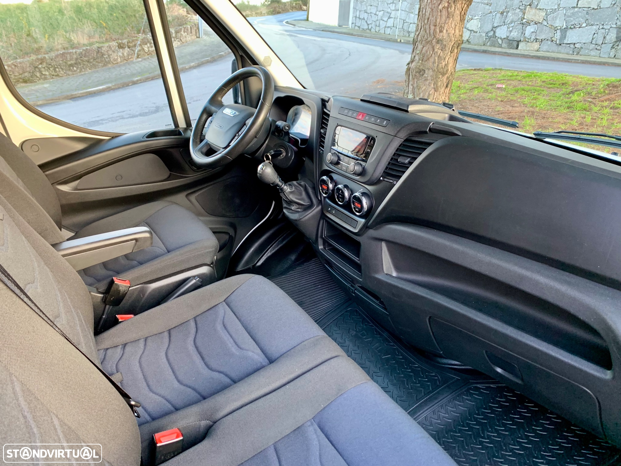 Iveco Daily  rodado duplo - 9