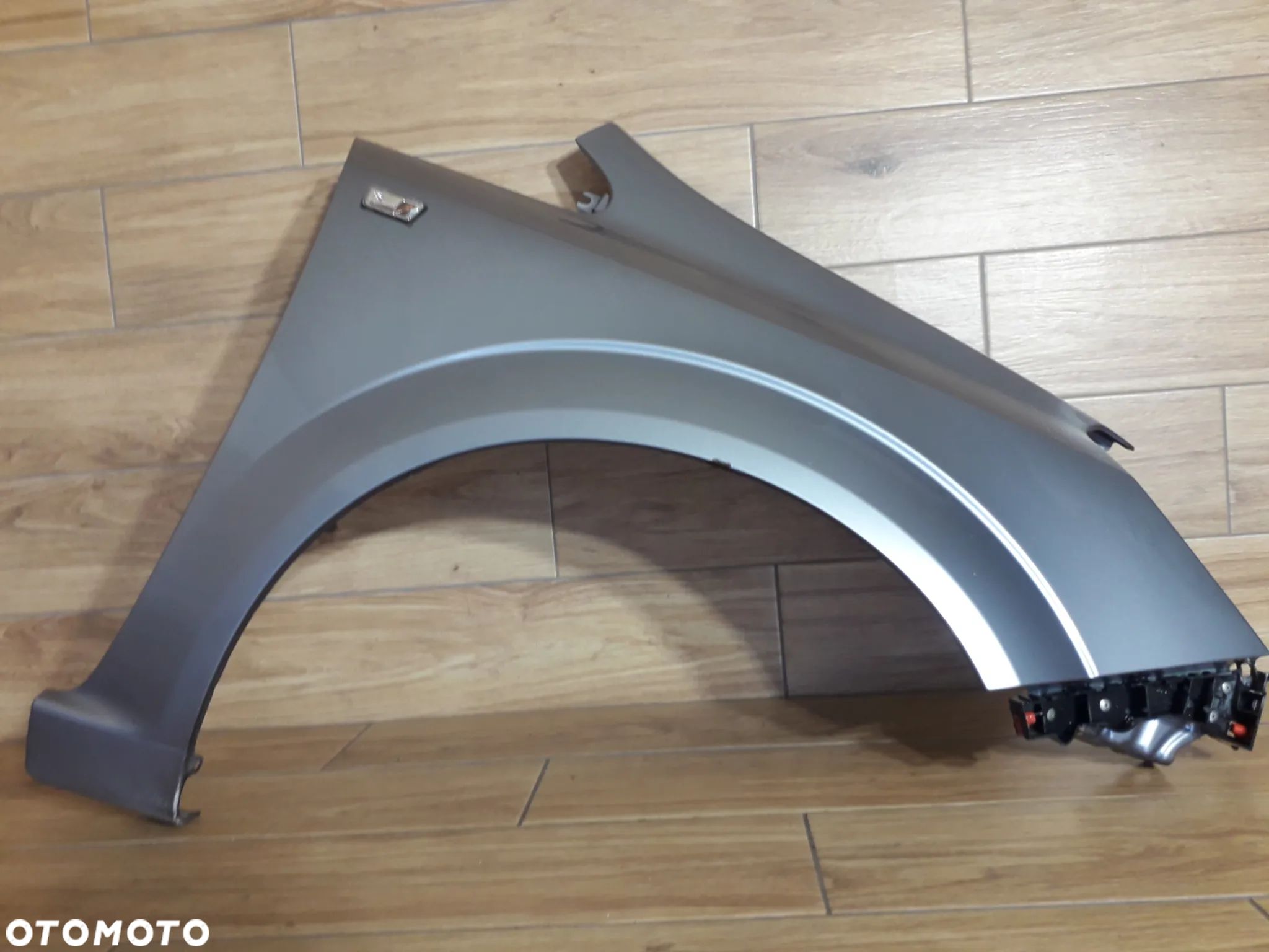 Błotnik Prawy Przód Opel Zafira B Z163 - 1