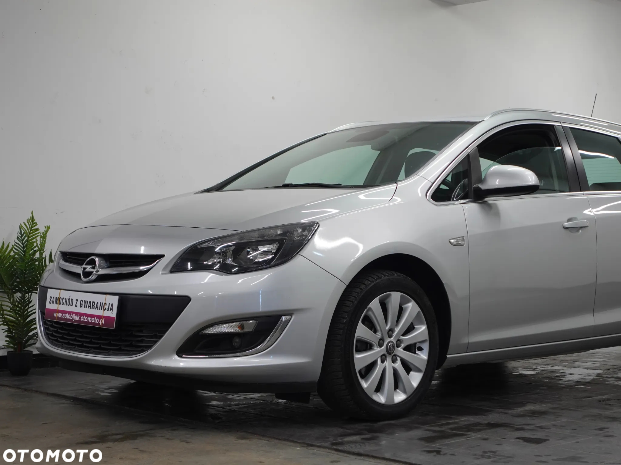 Opel Astra IV 1.6 CDTI Cosmo - 16