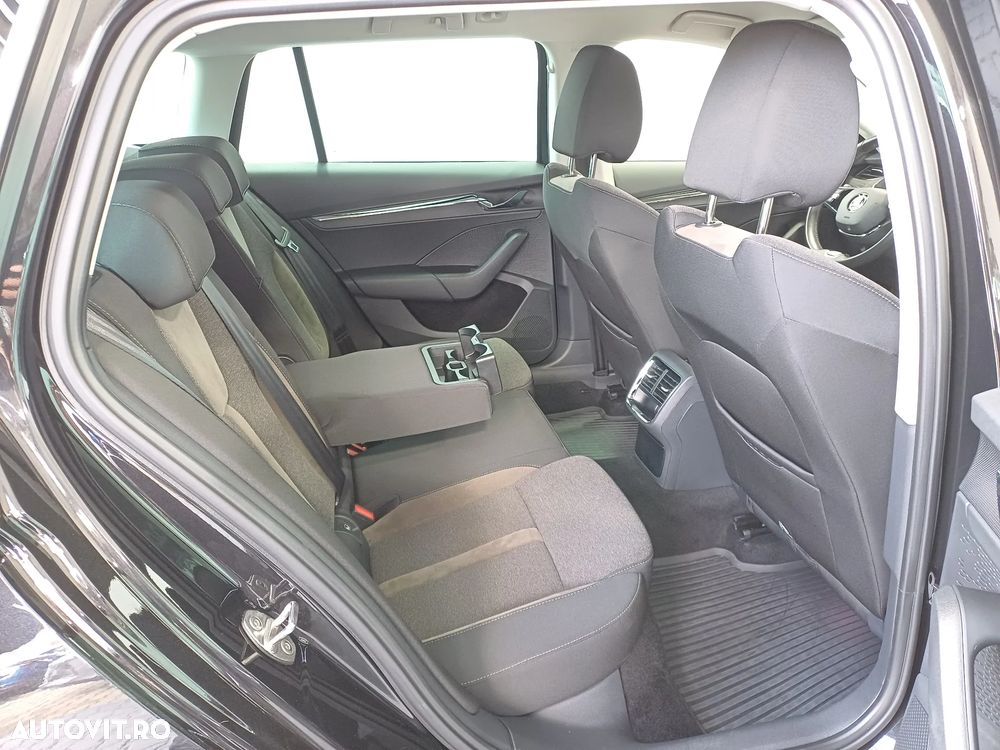 Skoda Octavia 2.0 TDI 4x4 DSG Scout - 30