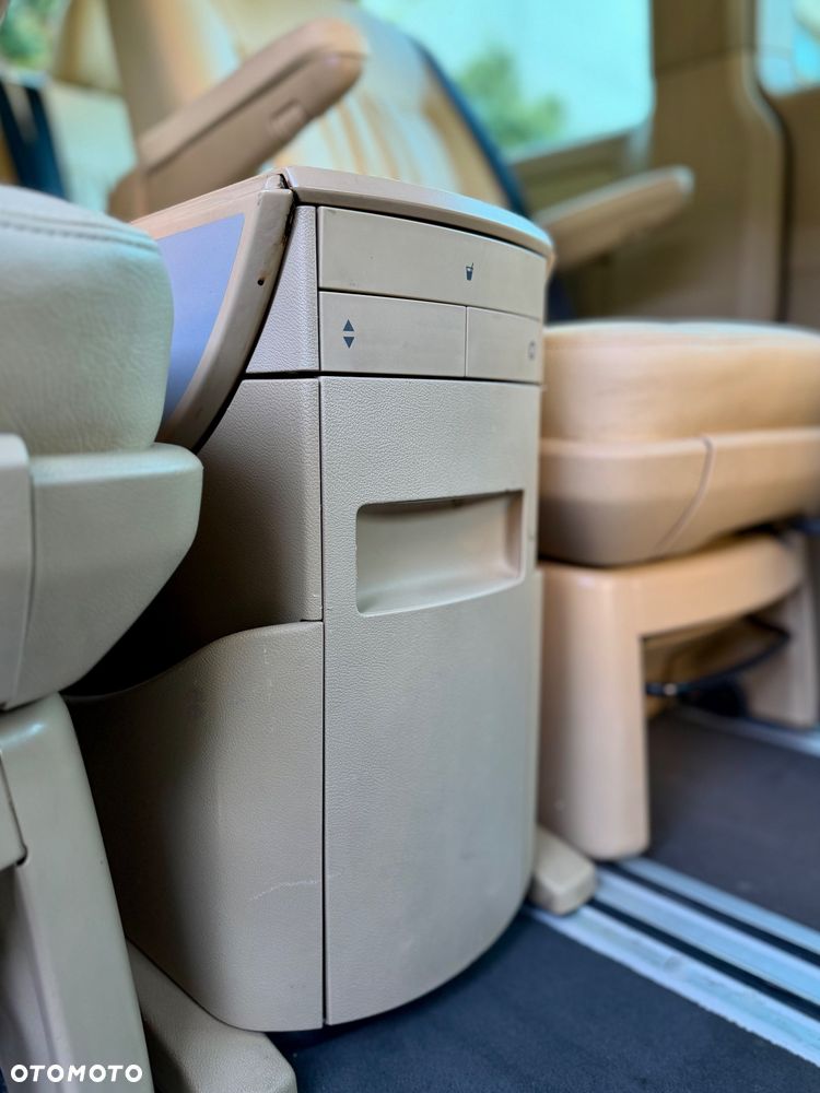 Volkswagen Multivan - 38