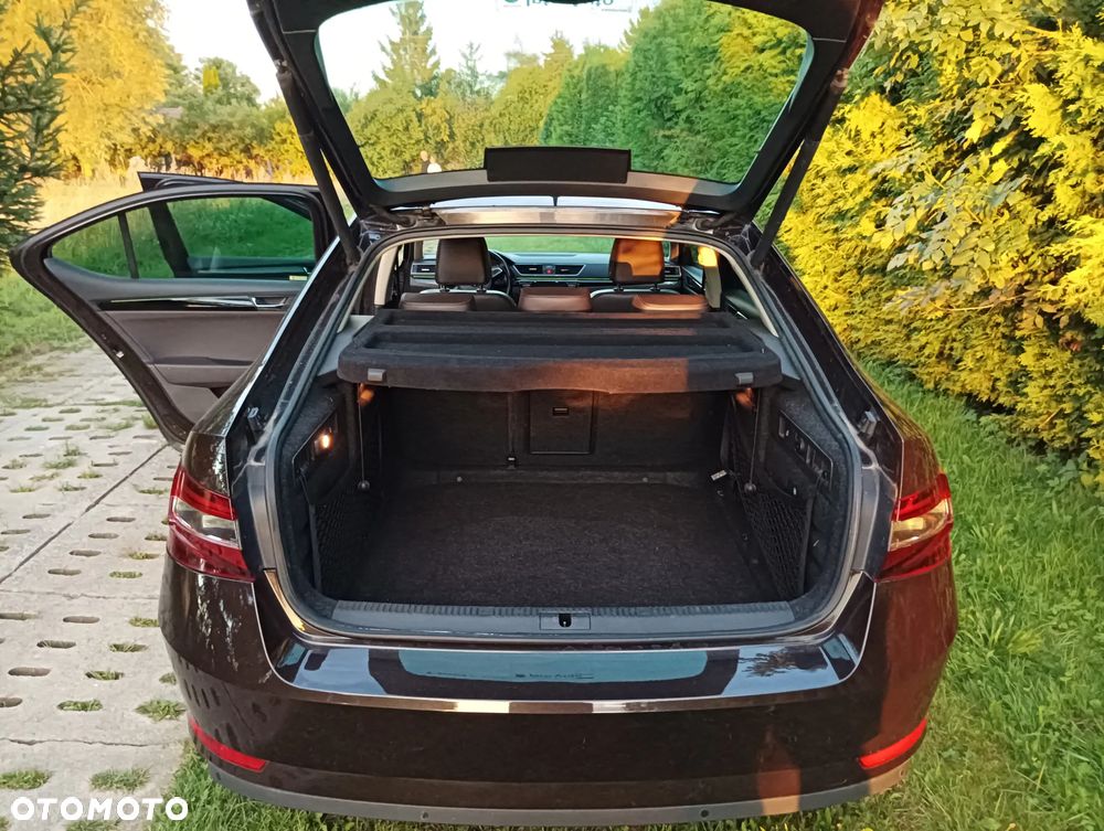 Skoda Superb 2.0 TDI L&K DSG - 6