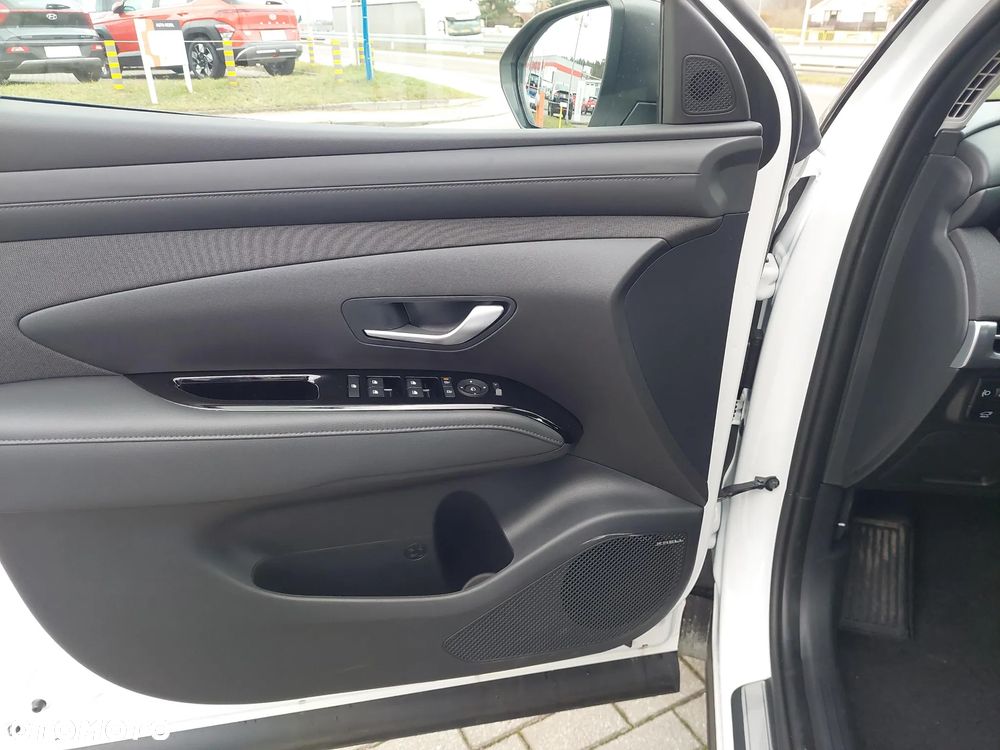 Hyundai Tucson 1.6 T-GDi HEV Executive 4WD - 11