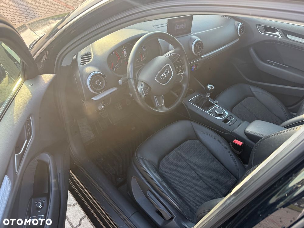 Audi A3 Sportback 1.2 TFSI Attraction - 5