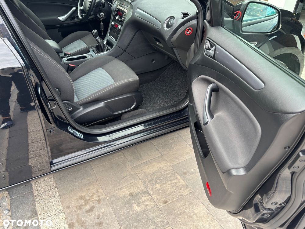 Ford Mondeo - 27