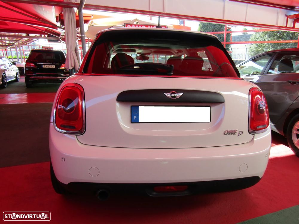 MINI 5 Portas One D - 16