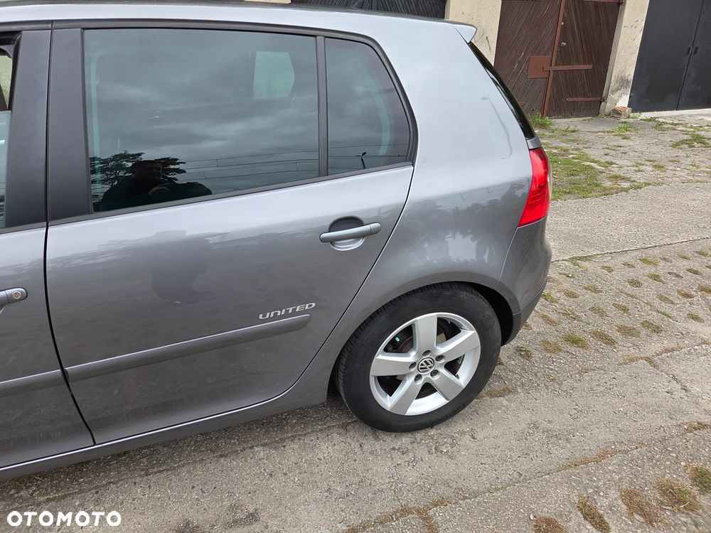 Volkswagen Golf 1.9 TDI DPF United - 2