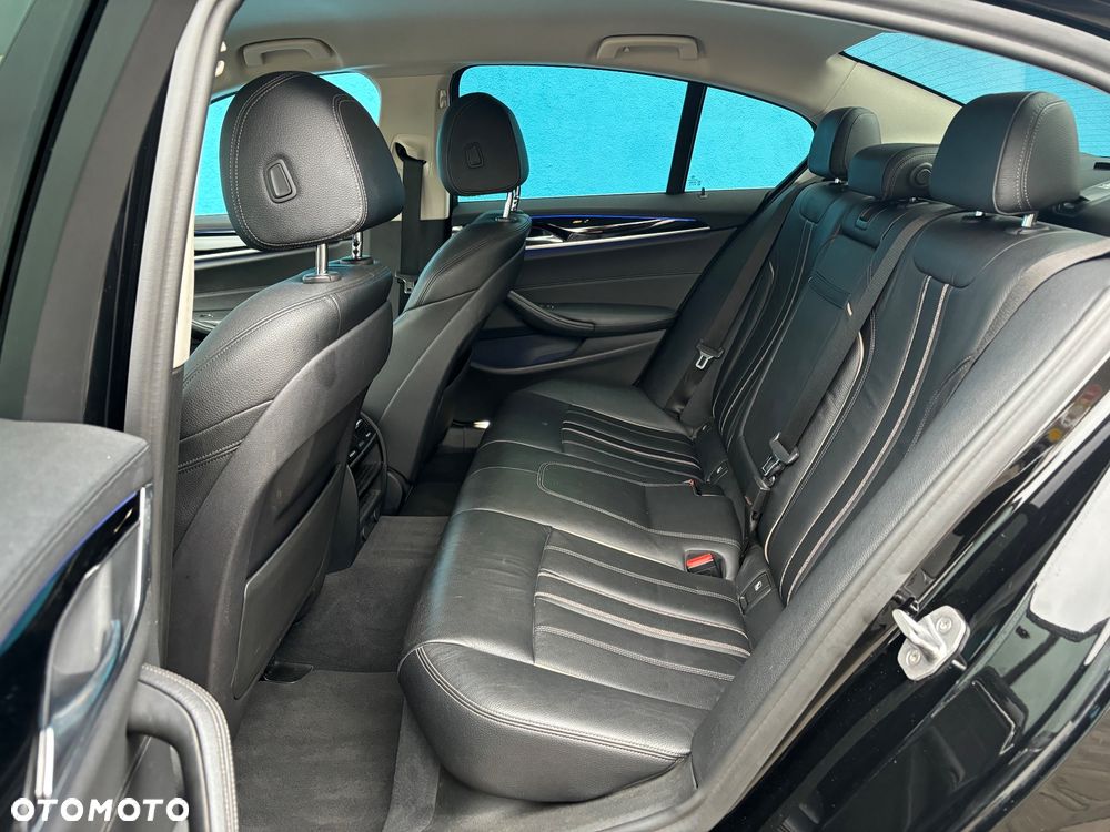 BMW Seria 5 520d xDrive Luxury Line sport - 13