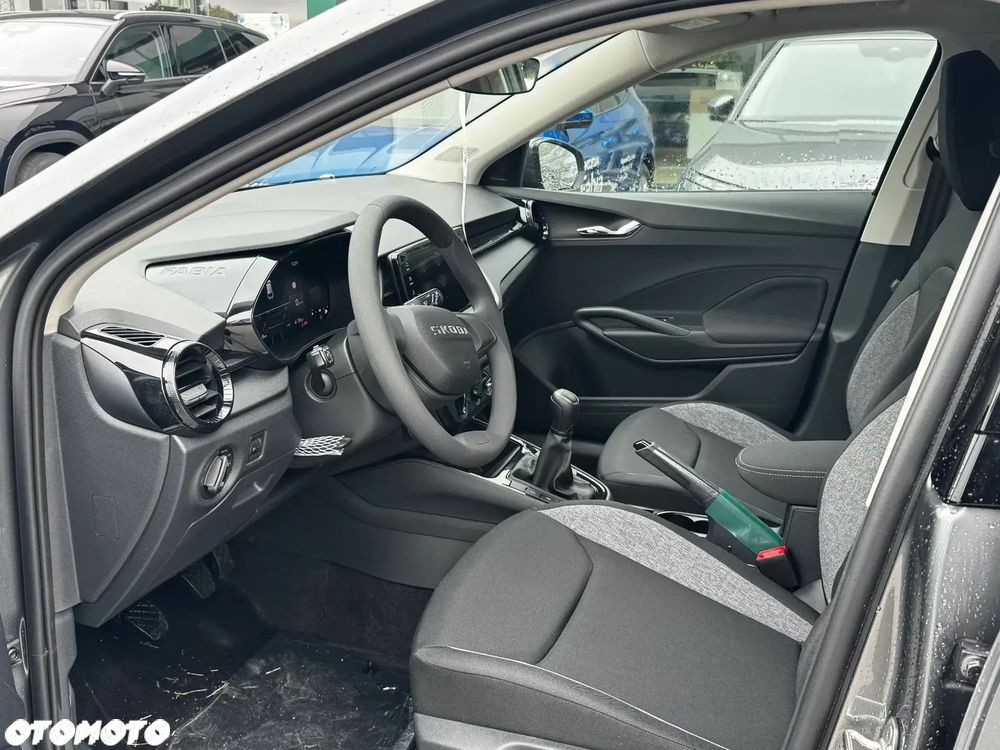 Skoda Fabia 1.0 Essence - 17