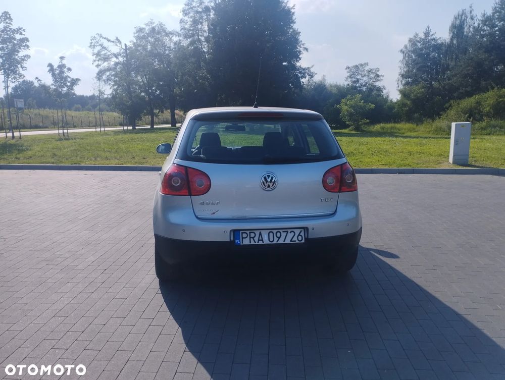 Volkswagen Golf - 6