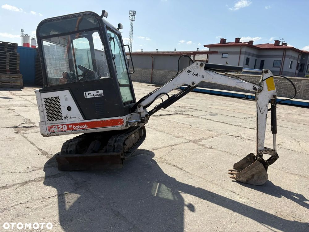Bobcat 320 - 2