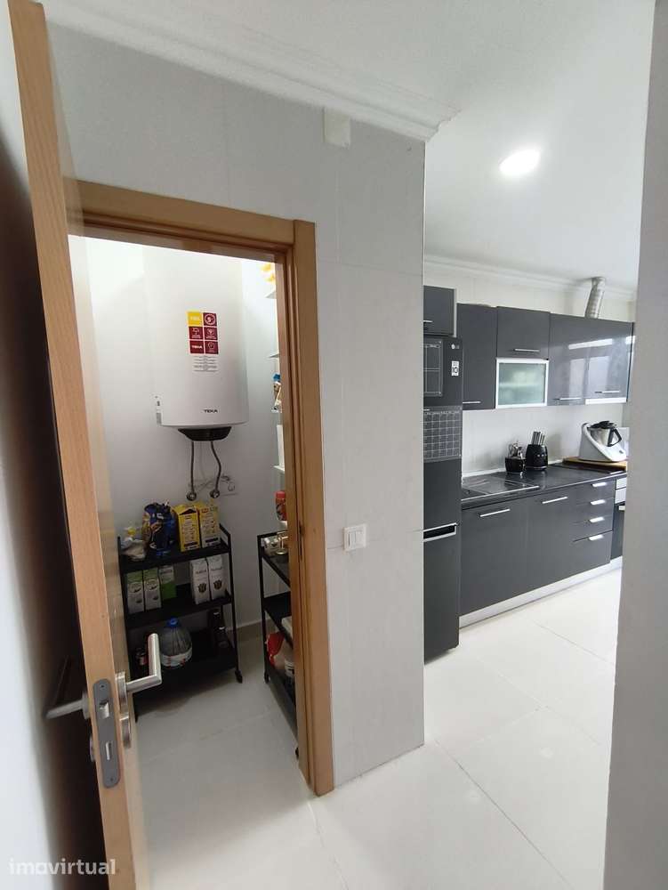 Apartamento T2 à venda na Rua Conceição Sameiro Antunes - Grande imagem: 4/13