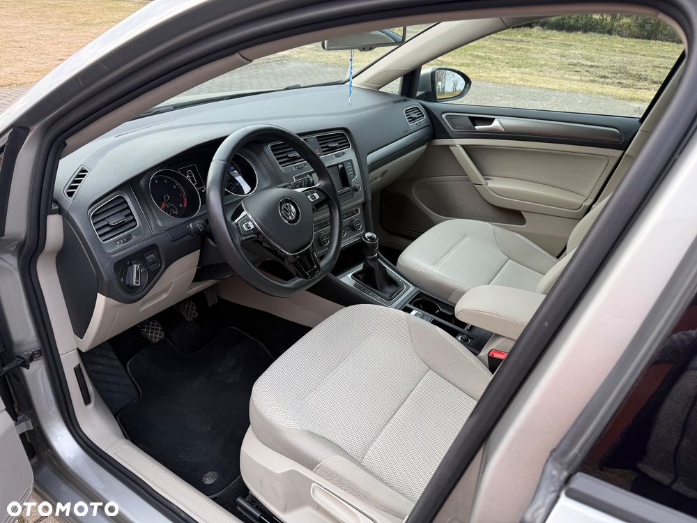 Volkswagen Golf - 9