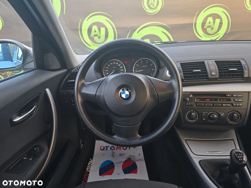 BMW Seria 1 116i - 25