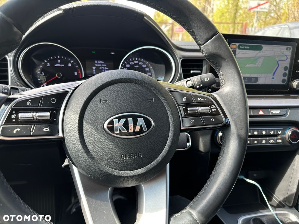 Kia Ceed 1.6 CRDi mHEV M - 25