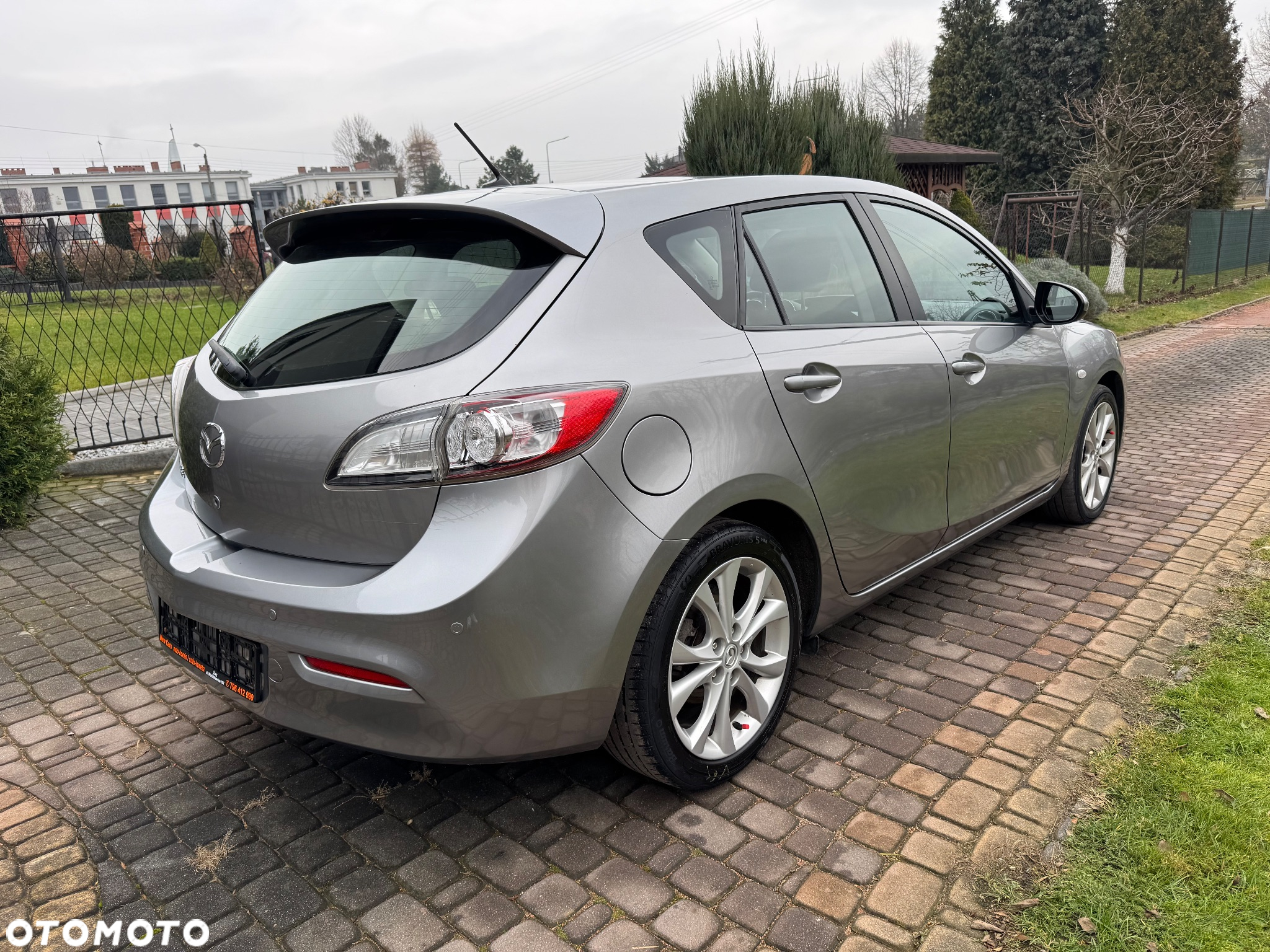Mazda 3 1.6 Exclusive + - 18