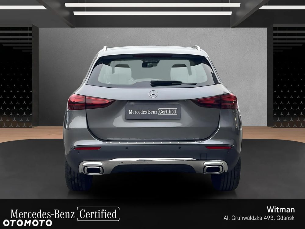 Mercedes-Benz GLA - 8
