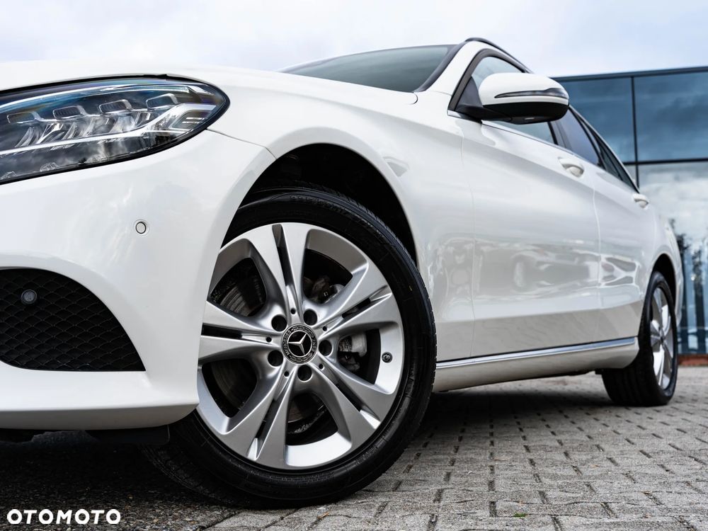 Mercedes-Benz Klasa C 220 d 4Matic T 9G-TRONIC Exclusive - 19