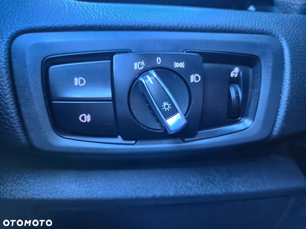 BMW Seria 2 218d Sport-Aut Luxury Line - 34