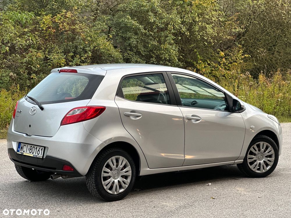 Mazda 2 2009 photo 3