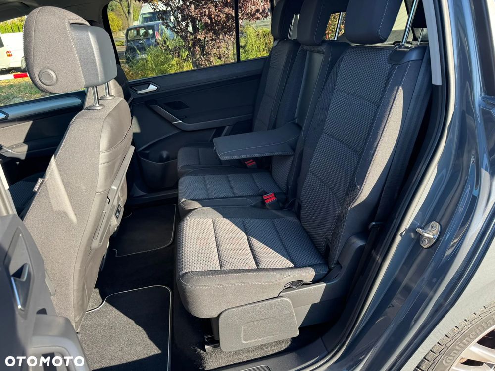 Volkswagen Touran - 25