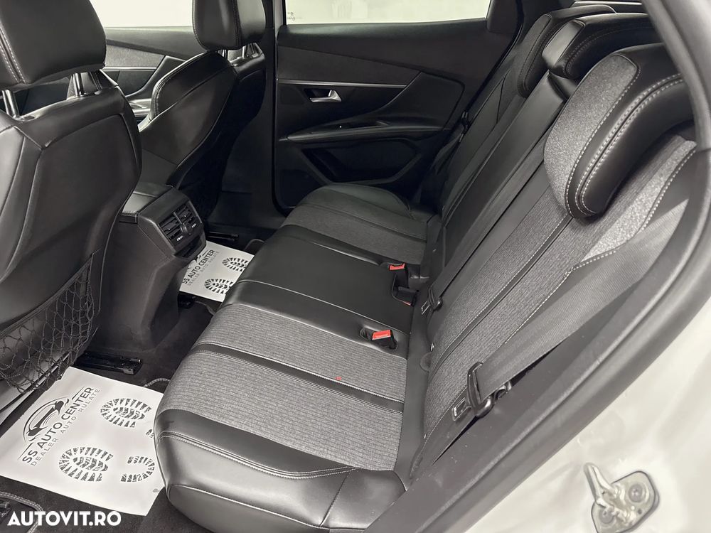 Peugeot 3008 1.2 PureTech Turbo S&S GT-Line - 19