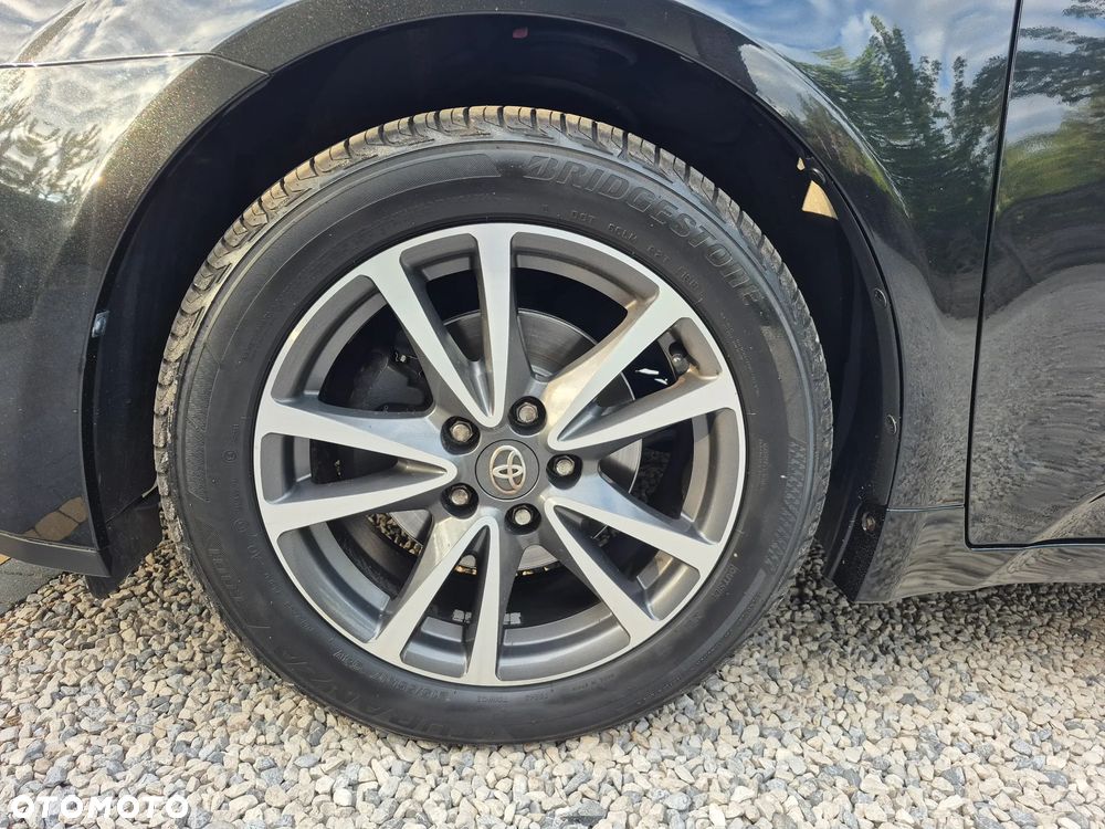 Toyota Avensis 1.8 Premium - 11