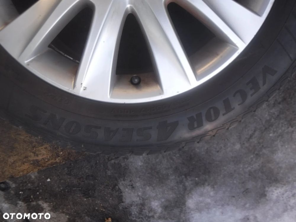 VW Tiguan Audi Q3 alufelgi   opony 235/55/17 17 5X112 ET43 7J  5N0601025M - 12