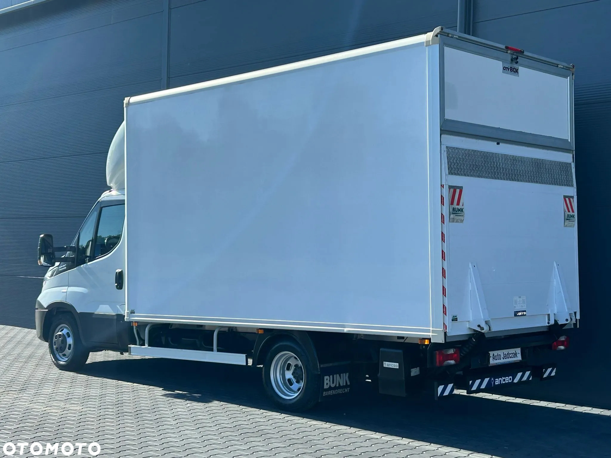 Iveco Daily 40C18 35C18 3.0 HPI Hi-Matic Kontener 8 palet + winda 800kg **Climatronic**Kamera**Sprowadzony**2019R** - 3