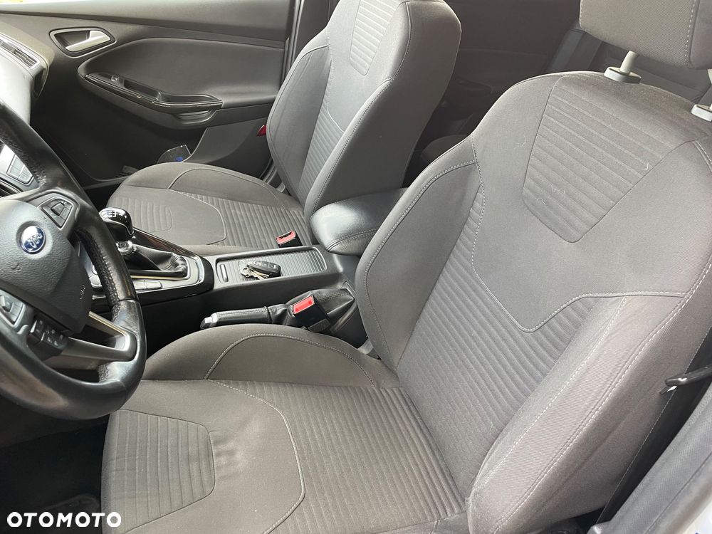 Ford Focus - 8