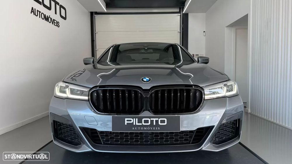 BMW 530 e Pack Desportivo M - 5