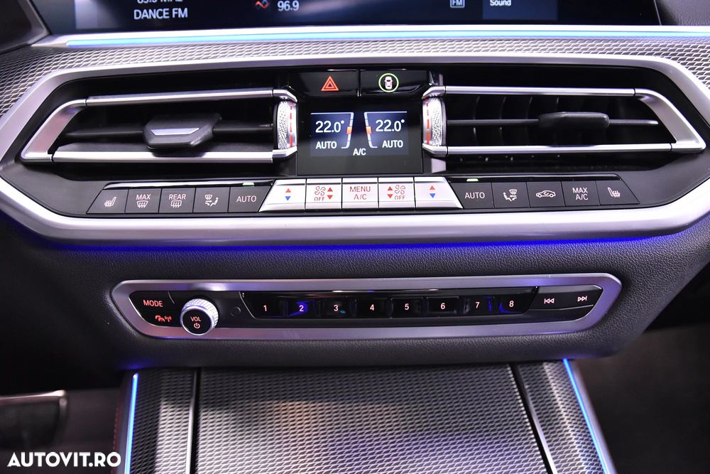 BMW X5 M M50i - 18